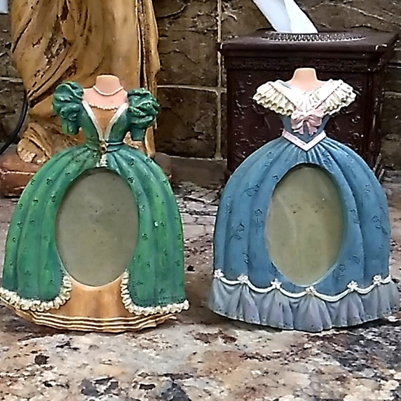 COPY - Two dress picture frames - Picture 1 of 1